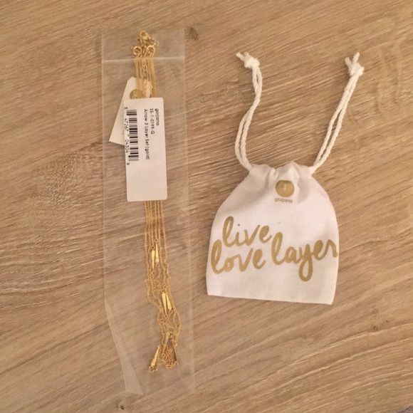 Gorjana NWT Arrow Necklace ✨ Gold - Picture 11 of 11